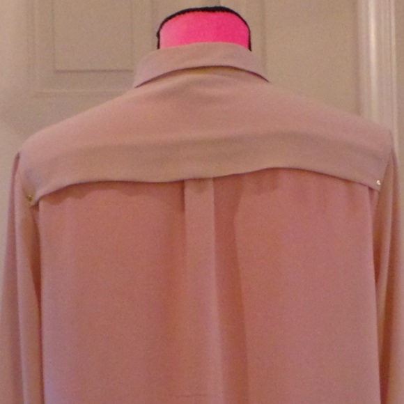 New H&M light pink shirt w/faux pockets - Picture 5 of 9